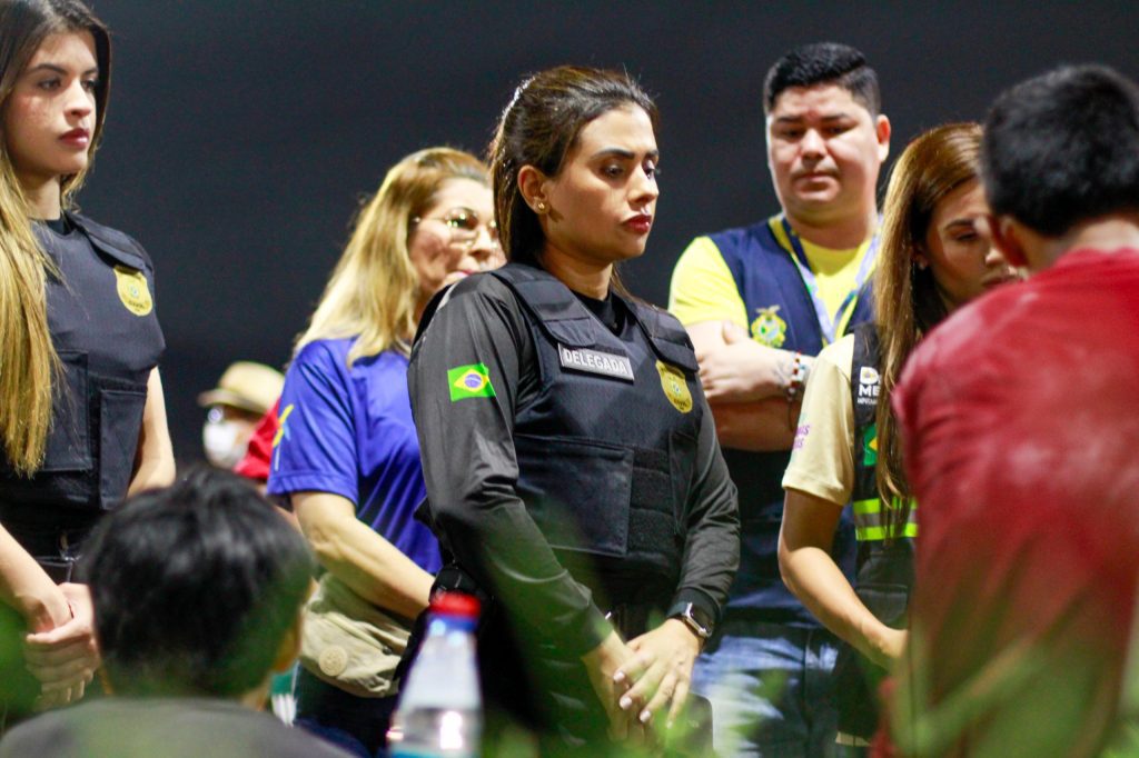 Operação Caminhos Seguros: CIF realiza ações de enfrentamento à violência contra crianças e adolescentes em semáforos de Manaus 9 SSP AM CAMINHOS SEGUROS FOTO VICTORLEVY SSP AM4 1024x682 1