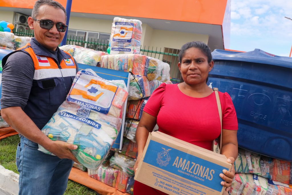 “A ajuda chegou no momento que a gente mais precisa”, disse moradora de Manicoré beneficiada com a ajuda humanitária 7 Secom Moradora Maria Wilma Fotos Mauro Neto 2 1024x683 1