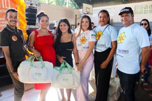 Sejusc Gravidas de Humaita recebem kits de bebe e cestas de alimentos Fotos Ygson Franca 1 1 300x200 1