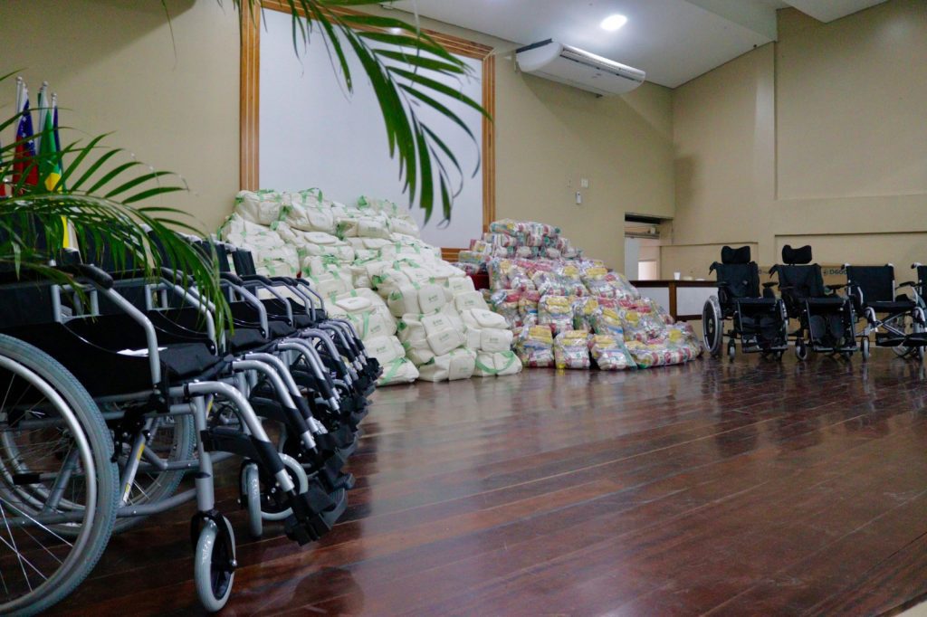 Governo do Amazonas entrega kits de bebês e cestas de alimentos para grávidas em situação de vulnerabilidade, em Parintins 5 Sejusc Foto Lincoln Ferreira Sejusc 1 1024x682 1