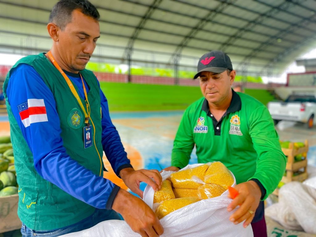 Governo do Amazonas investe R$ 75 mil na compra de alimentos da agricultura familiar em Anori 2 Sepror Anori PAA foto Divulgacao 4 1024x768 1