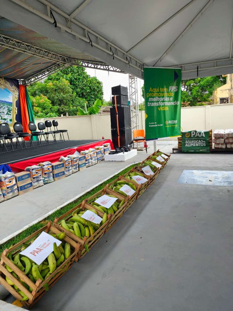 Governo do Amazonas atende famílias de Manicoré com produtos adquiridos por meio do PAA 2 Sepror Manicore PAA foto Divulgcao 4 768x1024 1
