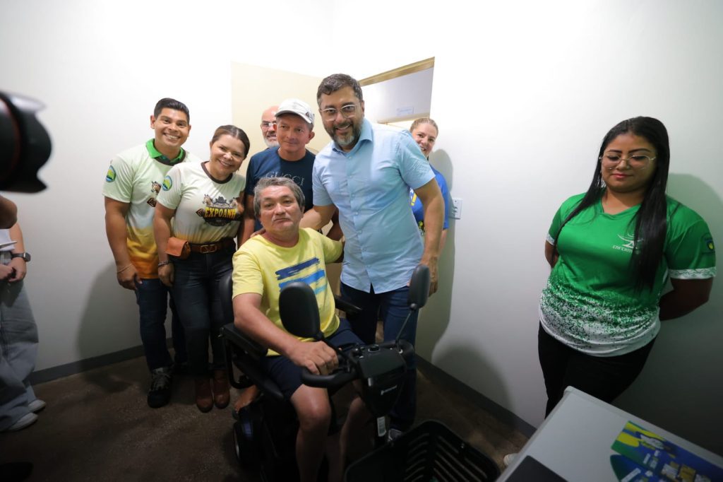 Governador inaugura serviço de Telessaúde em Nhamundá, o oitavo município a receber estrutura para teleconsultas a distância 3 Telessaude Nhamunda Foto Alex Pazuello Secom 6 1024x682 1