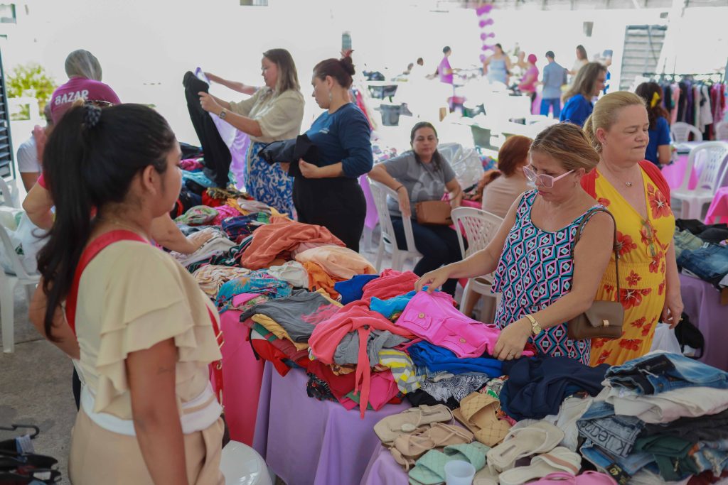 Bazar do Prosamin+ impulsiona o empreendedorismo entre as mulheres beneficiadas pelo programa 3 UGPE BAZAR DAS EMPREENDERORAS DO PROSAMIN FOTO TIAGO CORREA UGPE 10 1024x683 1