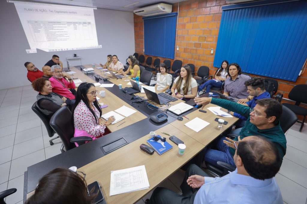 Equipes do BID acompanham, em Manaus, os avanços dos programas executados com o Governo do Amazonas 2 UGPE REUNIAO BID FOTOTIAGOCOREEA 3 1024x682 1