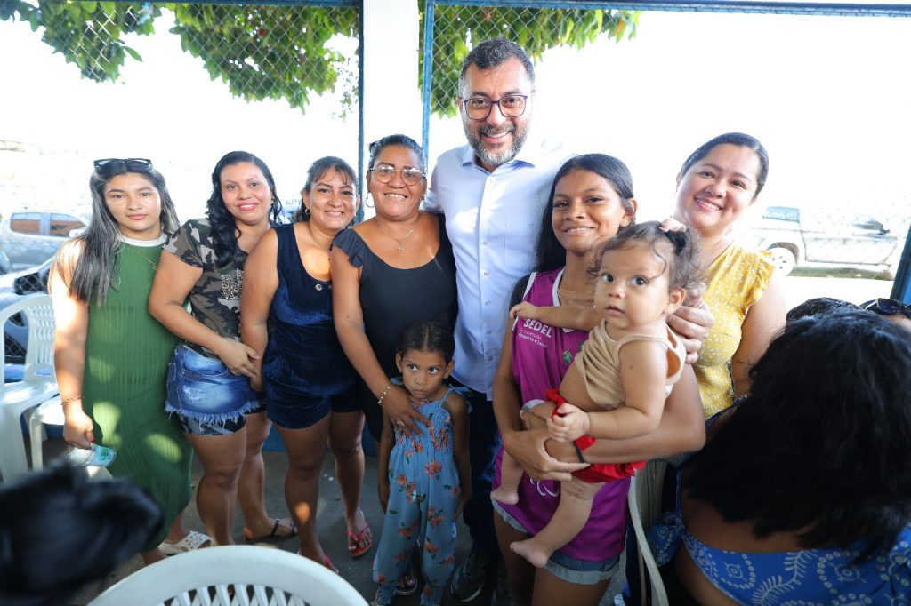 Mães de alunos do Pelci destacam compromisso do Governo do Amazonas com esporte e lazer 2 WhatsApp Image 2025 05 09 at 171846 1024x682 1