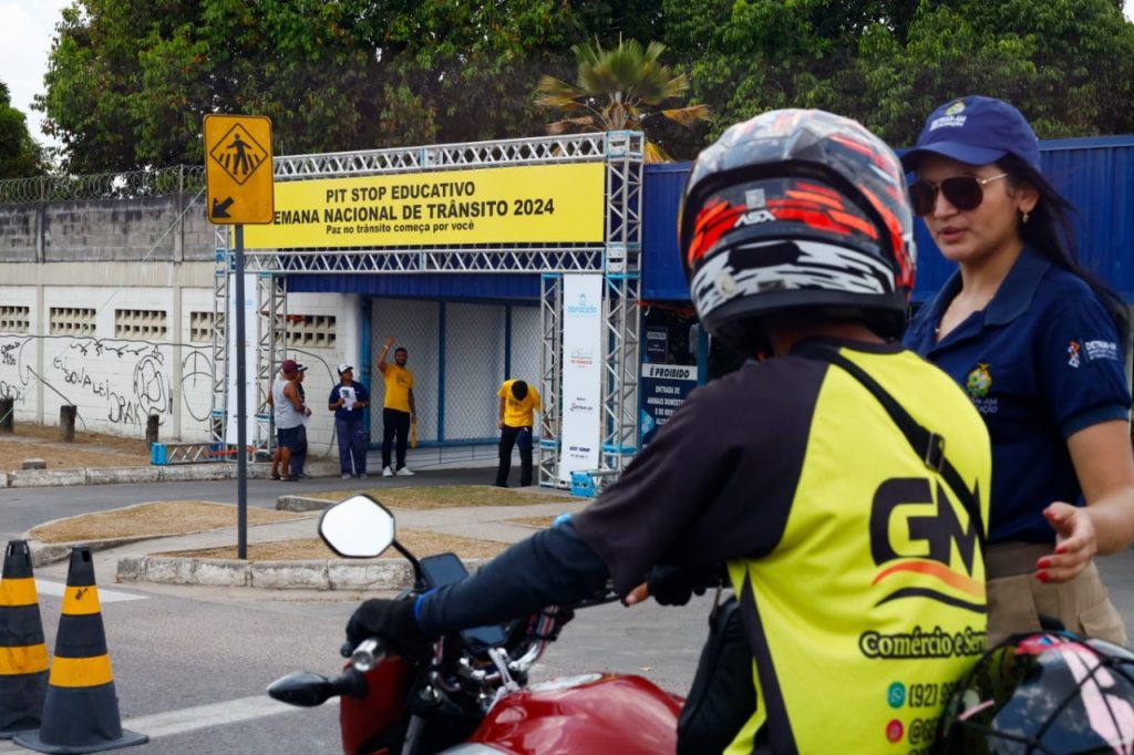 Maio Amarelo: Detran-AM e Abraciclo promovem Pit Stop Educativo para motociclistas 5 WhatsApp Image 2025 05 11 at 151405 1 1024x682 1
