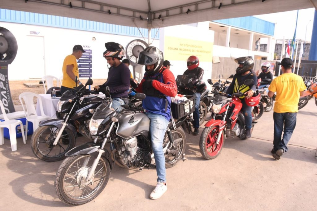 Maio Amarelo: Detran-AM e Abraciclo promovem Pit Stop Educativo para motociclistas 2 WhatsApp Image 2025 05 11 at 151405 1024x682 1