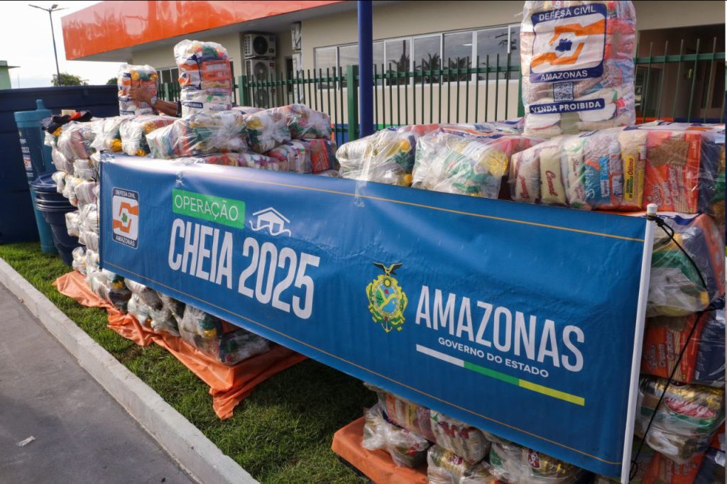 Operação Cheia 2025: Governador Wilson Lima entrega ajuda humanitária para famílias afetadas em Manicoré e Humaitá 2 WhatsApp Image 2025 05 14 at 224133 2 1024x682 1