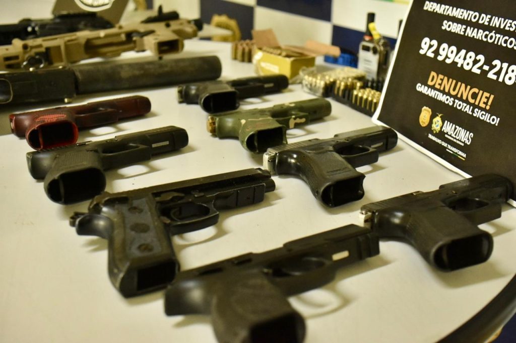 Polícia Civil deflagra operação e apreende drogas, armamentos, munições e caminhonete; prejuízo ao crime organizado é de R$ 1 milhão 13 WhatsApp Image 2025 05 19 at 133430 1024x682 1