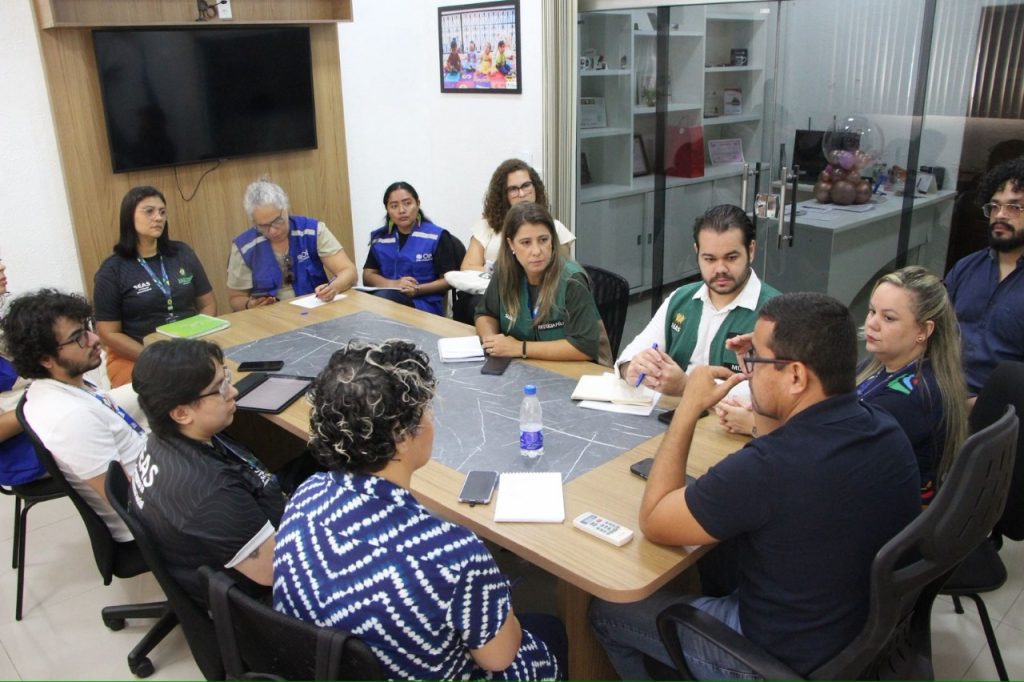 Governo do Amazonas recebe comitiva da Forsuas para discutir políticas públicas direcionadas à situações de emergência e calamidade 5 WhatsApp Image 2025 05 22 at 093959 1 1024x682 1