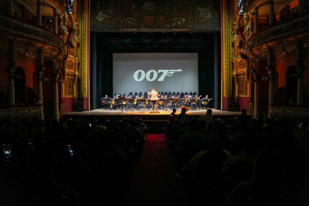 Orquestra de Violões e Coral do Liceu encantam o público no Teatro Amazonas com espetáculo de trilha de filmes e séries 2 WhatsApp Image 2025 05 23 at 094617 1024x682 1