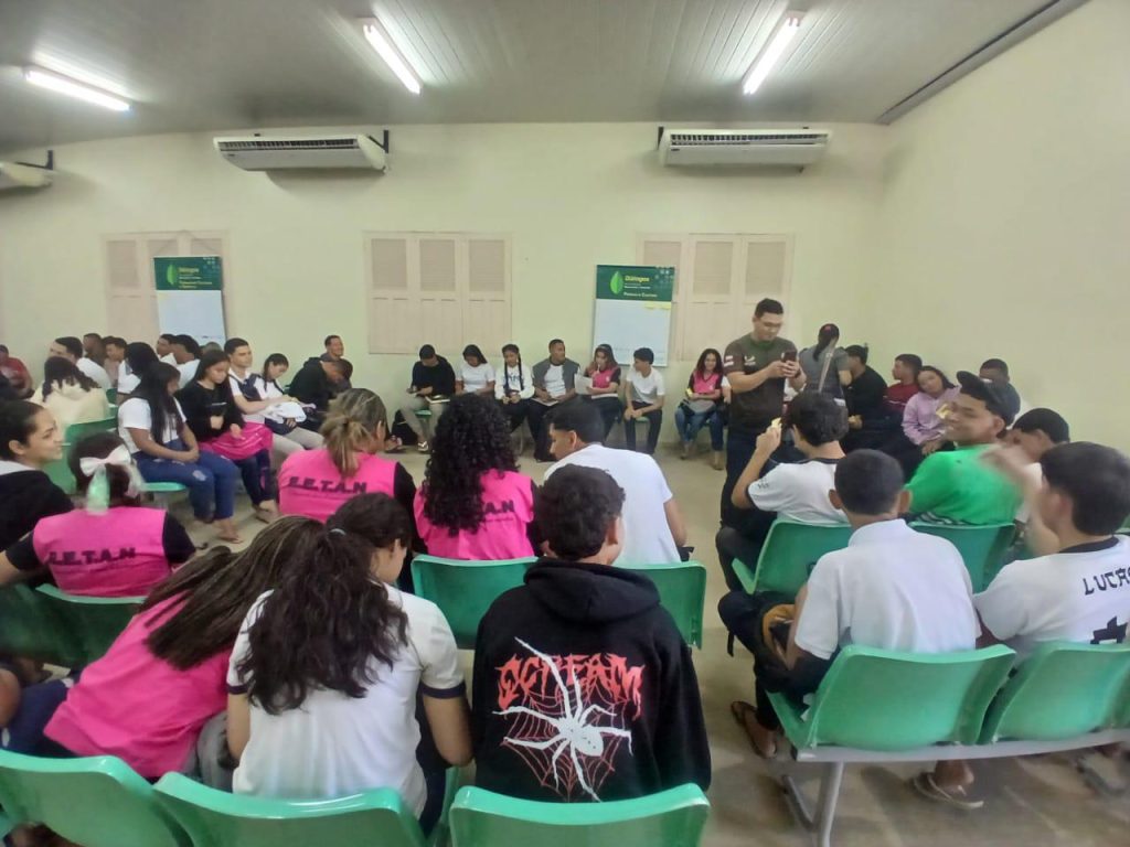 Beruri, Canutama e Pauini recebem novas etapas dos Diálogos sobre Bioeconomia 2 WhatsApp Image 2025 05 23 at 100935 1 1024x768 1