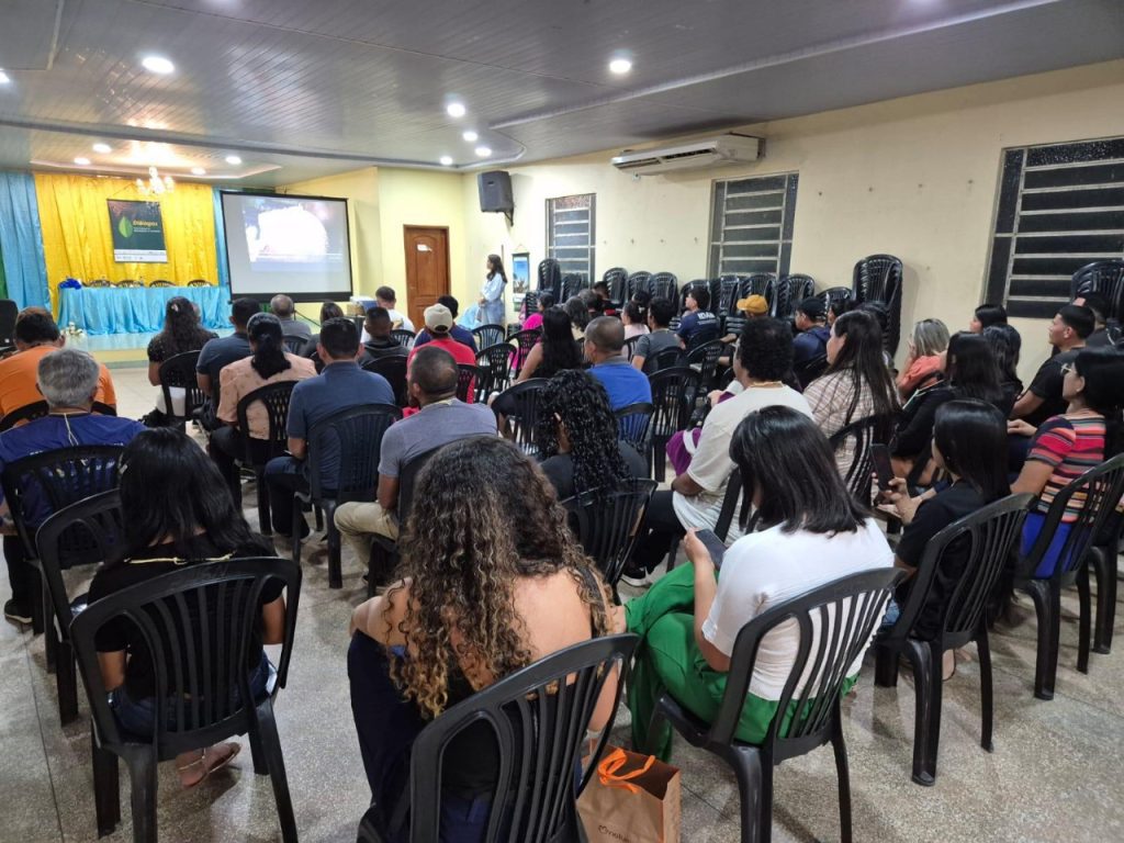 Beruri, Canutama e Pauini recebem novas etapas dos Diálogos sobre Bioeconomia 3 WhatsApp Image 2025 05 23 at 100936 1 1024x768 1
