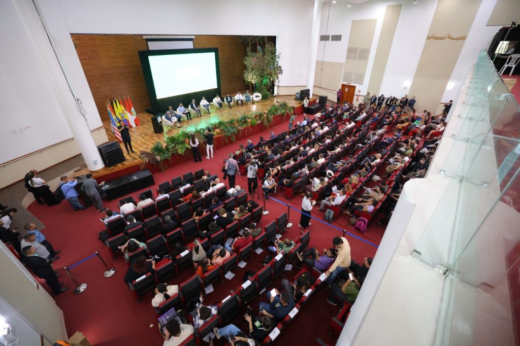 No Acre, governador Wilson Lima destaca avanços no mercado de carbono como alternativa econômica sustentável 2 WhatsApp Image 2025 05 23 at 155159 1 1024x682 1