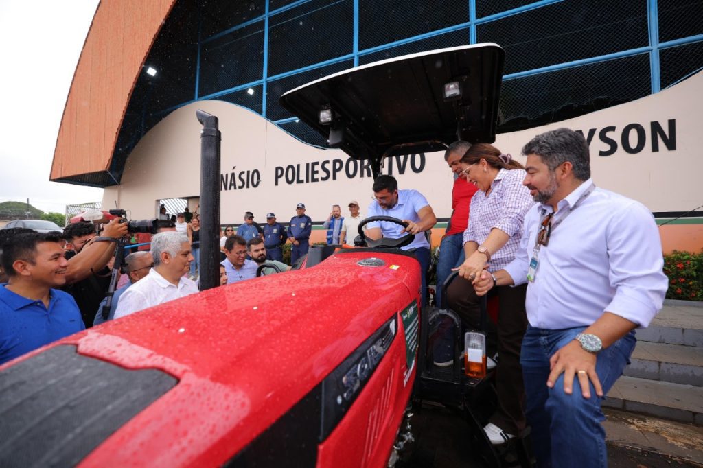 Em Rio Preto da Eva, governador Wilson Lima destina mais de R$ 1,5 milhão para impulsionar a produção rural 23 WhatsApp Image 2025 05 27 at 160433 1024x682 1