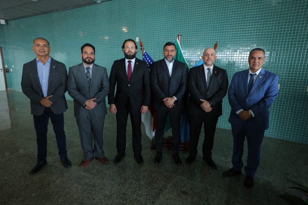 Governador Wilson Lima firma acordo com a Polícia Federal para uso compartilhado de hangar no Aeroporto Eduardo Gomes 3 WhatsApp Image 2025 05 29 at 165316 1 1024x682 1