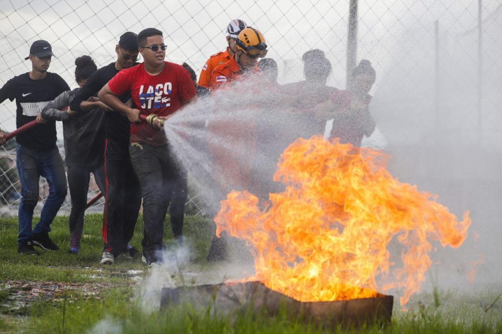 Moradores do Prosamin+ participam da 7ª edição do curso de Brigada de Incêndio e Primeiros Socorros 2 WhatsApp Image 2025 05 29 at 194018 1024x682 1