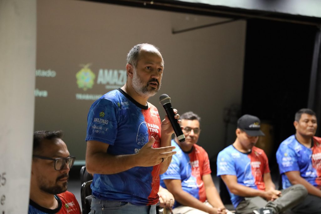 Festival de Parintins 2025: Galeria Cidade Aberta inicia Ciclo de Debates e prevê 15 novos murais em 2025 9 cultura ciclo de debates foto eduardo melo 5 1024x683 1
