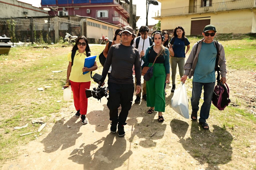 Curta ‘Meneruá’ estreia em Tefé, com foco na cultura ribeirinha e ancestralidade amazônica 5 cultura curta menerua foto Divulgacao Jhon Erick 1 1024x681 1