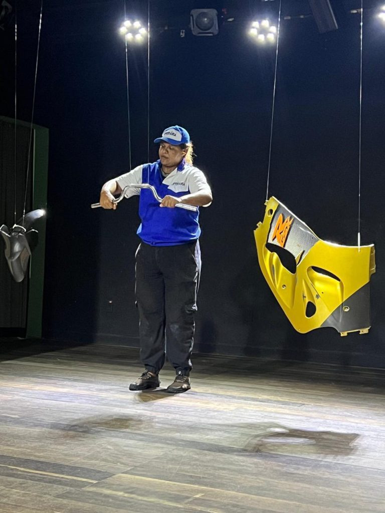 Peça ‘Operária’ leva ao palco o cotidiano dos trabalhadores em apresentação especial no Teatro Gebes Medeiros 3 cultura peca operaria foto divulgacao 1 768x1024 1
