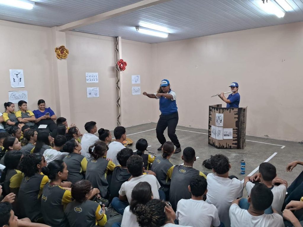 Peça ‘Operária’ leva ao palco o cotidiano dos trabalhadores em apresentação especial no Teatro Gebes Medeiros 2 cultura peca operaria foto divulgacao 3 1 1024x768 1