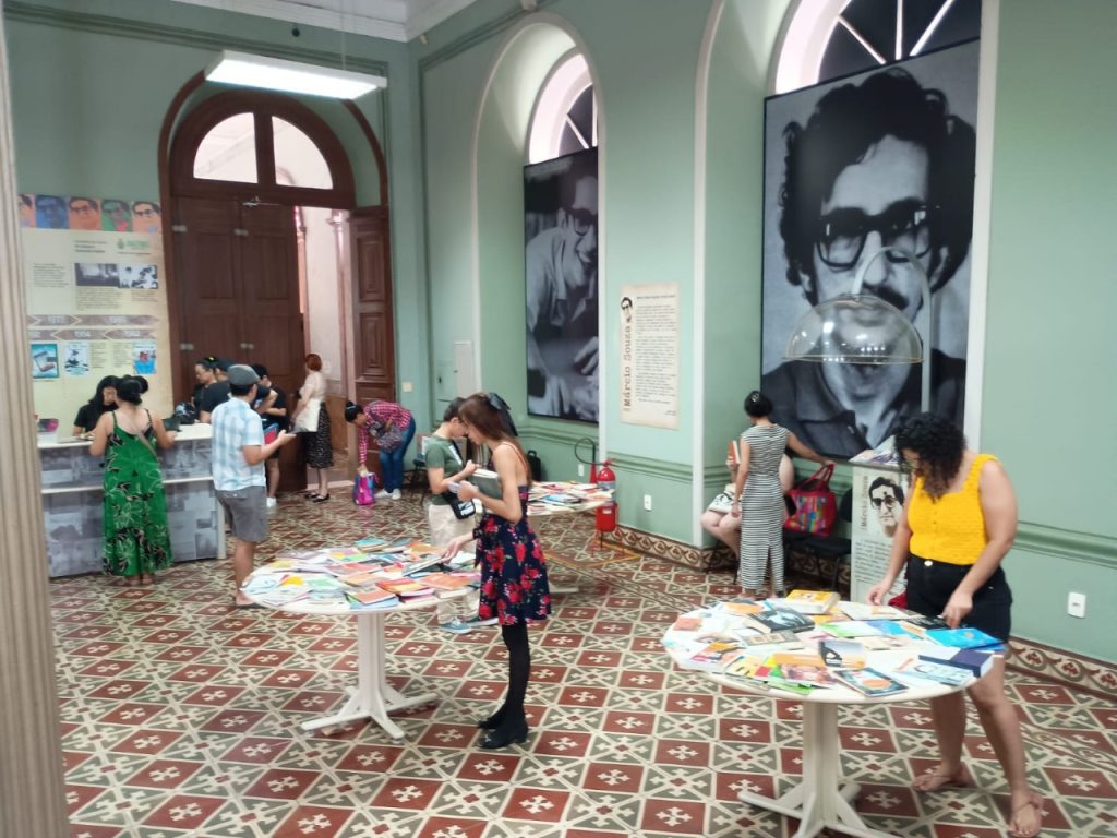 Biblioteca Pública do Amazonas promove troca de livros e visitas guiadas para incentivar a leitura 7 cultura troca de livros foto Divulgacao 2 1024x768 1