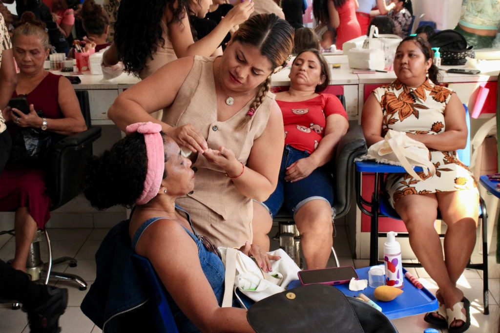 Celebração do Dia das Mães garante programação especial nos Centros de Convivência da Família do Governo do Estado 3 dia das maes andre Araujo 2 1024x682 1