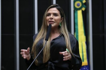 Comissão aprova suspensão por seis meses da CNH e de linhas telefônicas de quem fizer pichação