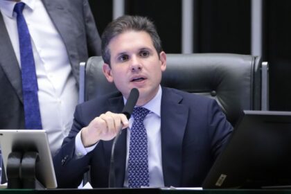 Motta discute alternativa para aumento do IOF com Alcolumbre e Haddad