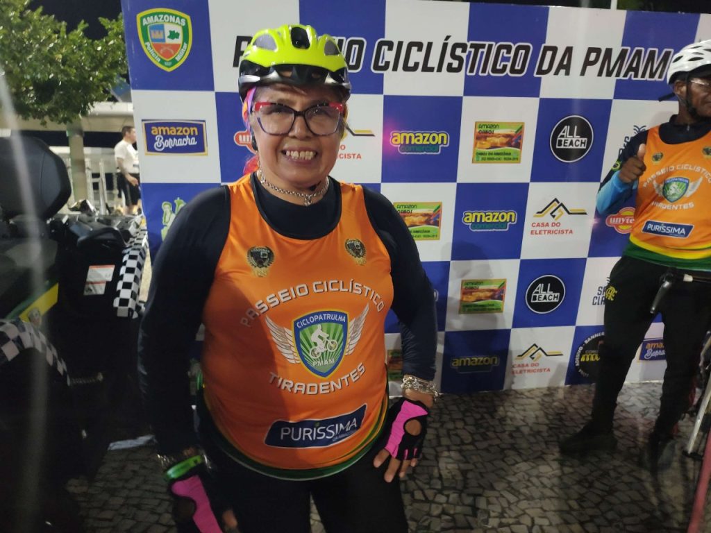 Polícia Militar do Amazonas realiza 10º Passeio Ciclístico Tiradentes e reúne mais de 300 pessoas na Ponta Negra 7 na rocha 1024x768 1