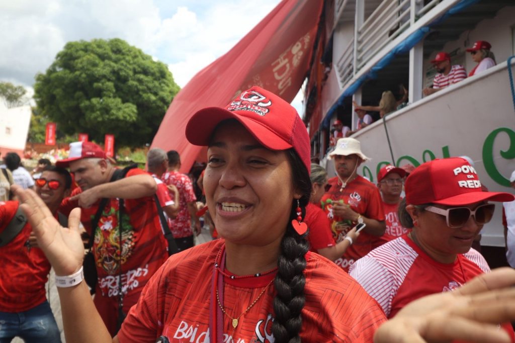 Festival de Parintins 2025: Chegada do barco do MAG emociona torcedores na Ilha Tupinambarana 2 069776cb e256 457e be6f 27eecc5ef25d 1024x682 1