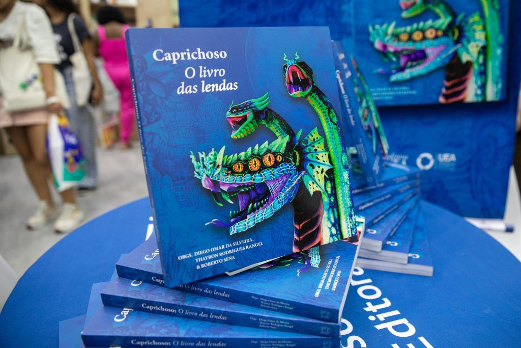 Bienal do Livro 2025: Editora UEA lança obra que celebra legado das lendas do Boi Caprichoso 2 Bienal do Livro 2025 Editora UEA lanca obra que celebra legado das lendas do Boi Caprichoso 2 1024x683 1