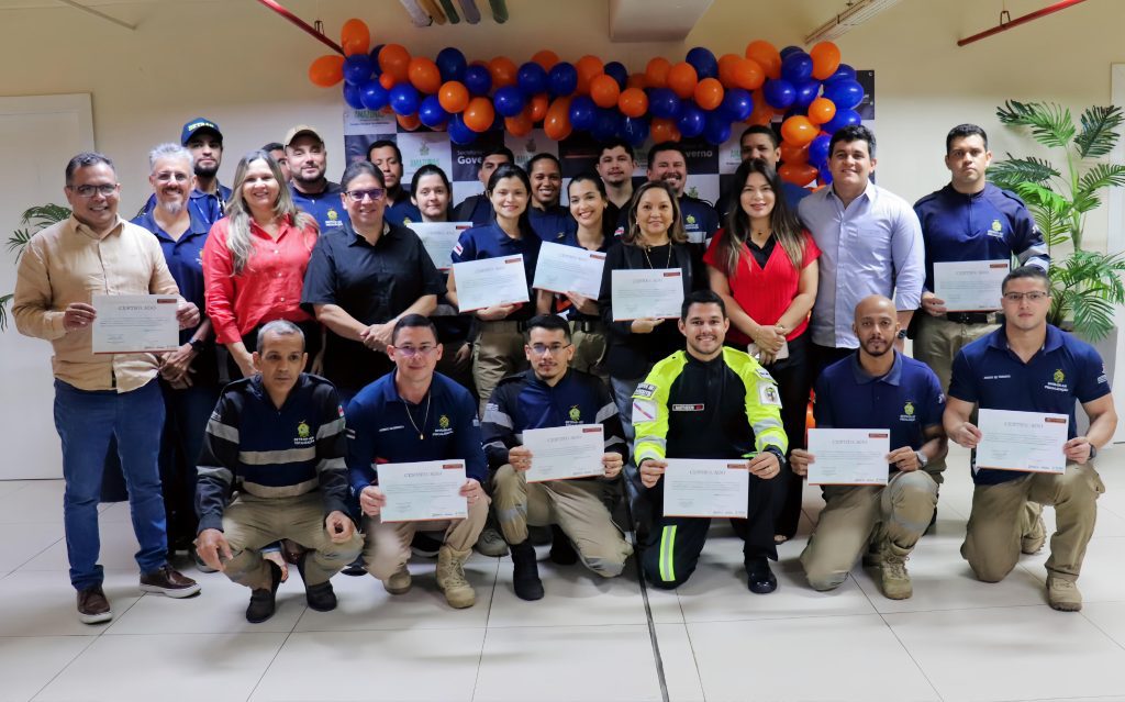 Detran-AM: Eptran qualifica 31 agentes em curso de Perícia em Sinistros de Trânsito 2 Detran AM Agentes certificados Creditos Divulgacao Detran AM 2 1024x639 1