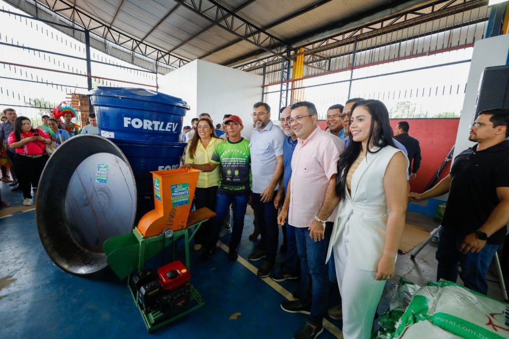Em Barreirinha, governador Wilson Lima entrega implementos agrícolas para fortalecer cadeias produtivas da região 2 Em Barreirinha governador Wilson Lima entrega implementos agricolas para fortalecer cadeias produtivas da regiao 3 foto Arthur Castro Secom 1024x682 1
