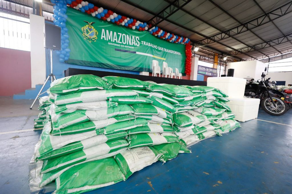 Em Barreirinha, governador Wilson Lima entrega implementos agrícolas para fortalecer cadeias produtivas da região 11 Em Barreirinha governador Wilson Lima entrega implementos agricolas para fortalecer cadeias produtivas da regiao 8 foto Arthur Castro Secom 1024x682 1