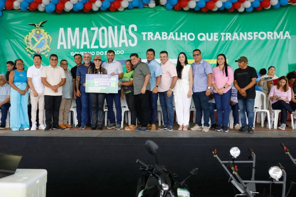 Em Barreirinha, governador Wilson Lima entrega implementos agrícolas para fortalecer cadeias produtivas da região 7 Em Barreirinha governador Wilson Lima entrega implementos agricolas para fortalecer cadeias produtivas da regiao 9 foto Arthur Castro Secom 1 1024x682 1