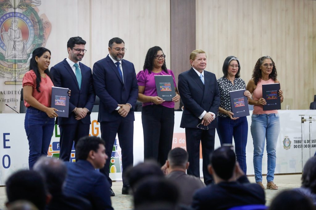 Governador Wilson Lima apresenta balanco de mais de 18 mil acoes de regularizacao fundiaria durante abertura da Semana do Solo Seguro 7 foto Arthur Castro Secom 1024x682 1