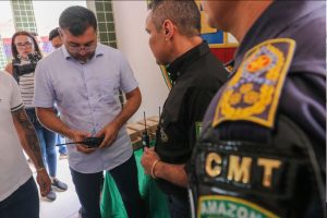 Governador Wilson Lima implanta Sistema de Radiocomunicacao Digital para as policias em Itacoatiara 1 Foto Mauro Neto Secom 300x200 1