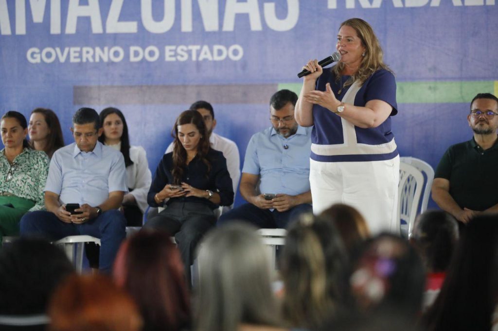 Idosos destacam a importância da nova estrutura do Caimi Paulo Lima reformado pelo Governo do Amazonas 7 Idosos destacam a importancia da nova estrutura do Caimi Paulo Lima reformado pelo Governo do Amazonas 4 Secretaria Nayara Maksoud Foto Arthur Castro Secom 1024x682 1