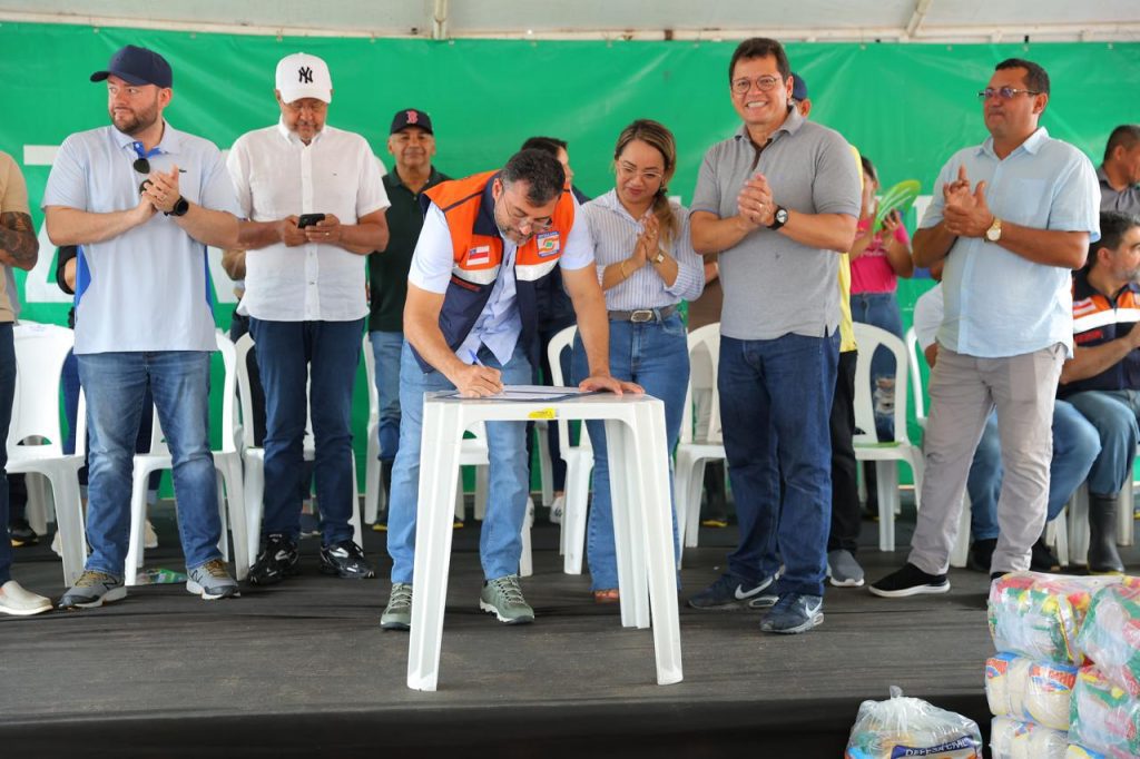 Ilumina+ Amazonas: Governador Wilson Lima anuncia modernização da iluminação pública de Anamã com tecnologia LED 2 Ilumina Amazonas Governador Wilson Lima anuncia modernizacao da iluminacao publica de Anama com tecnologia LED 2 Foto Diego Peres Secom 1024x682 1