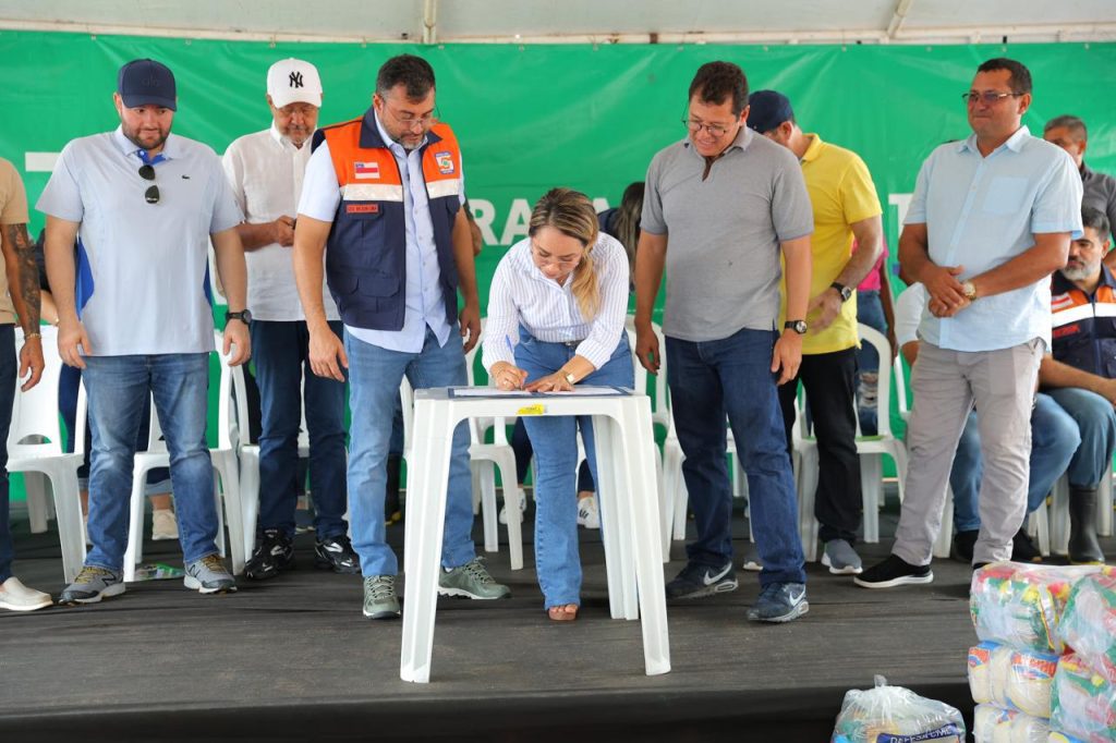 Ilumina+ Amazonas: Governador Wilson Lima anuncia modernização da iluminação pública de Anamã com tecnologia LED 5 Ilumina Amazonas Governador Wilson Lima anuncia modernizacao da iluminacao publica de Anama com tecnologia LED 3 Foto Diego Peres Secom 1024x682 1