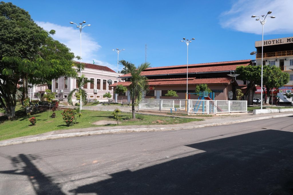 No aniversário de Tefé, UGPE e Sedurb destacam as obras realizadas no município 3 Imagem do WhatsApp de 2025 06 15 as 104940 7ced79ea 1024x682 1