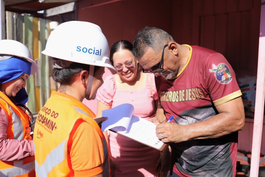 Famílias beneficiadas pelo Prosamin+ iniciam mudança para o Parque Residencial Maués 11 MUDANCA DA PRIMEIRA FAMILIA PARA O PARQUE RESIDENCIAL MAUES FOTO PAULA PESSOA 2 1024x683 1