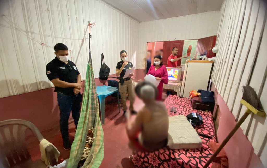 Junho Violeta: Em Beruri, PC-AM e Secretarias Municipais apuram situação de risco e vulnerabilidade a idosos em hospedaria 3 PC AM ACAO POLICIAL FOTOS DIVULGACAO 4 1024x644 1