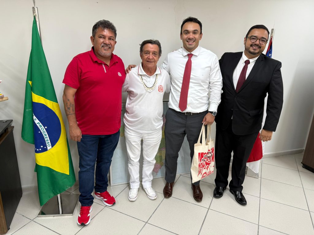 Festival de Parintins 2025: PGE-AM recebe presidente e advogado do boi-bumbá Garantido para alinhamento de questões jurídicas 3 PGE AM REUNIAO GARANTIDO FOTO CRISTIE SICSU PGE 2 1024x768 1