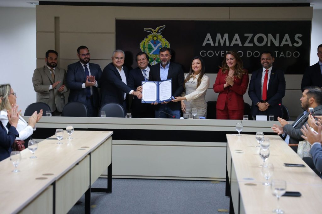 Parceria entre Afeam e OAB-AM amplia acesso à linha de financiamento para advogados no estado 2 Parceria entre Afeam e OAB AM amplia acesso a linha de financiamento para advogados no estado 1 Diego Peres Secom 1024x682 1