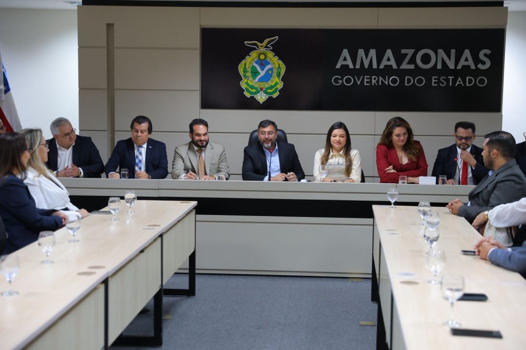 Parceria entre Afeam e OAB-AM amplia acesso à linha de financiamento para advogados no estado 3 Parceria entre Afeam e OAB AM amplia acesso a linha de financiamento para advogados no estado 2 Diego Peres Secom 1024x682 1