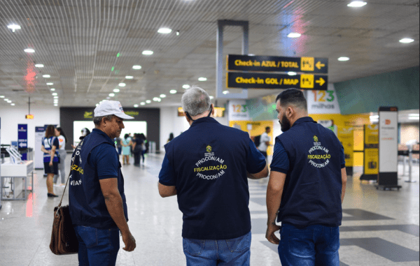 Festival de Parintins 2025: Procon-AM orienta passageiros sobre direitos no transporte aéreo 3 Procon AM Equipe de Fiscalizacao 2