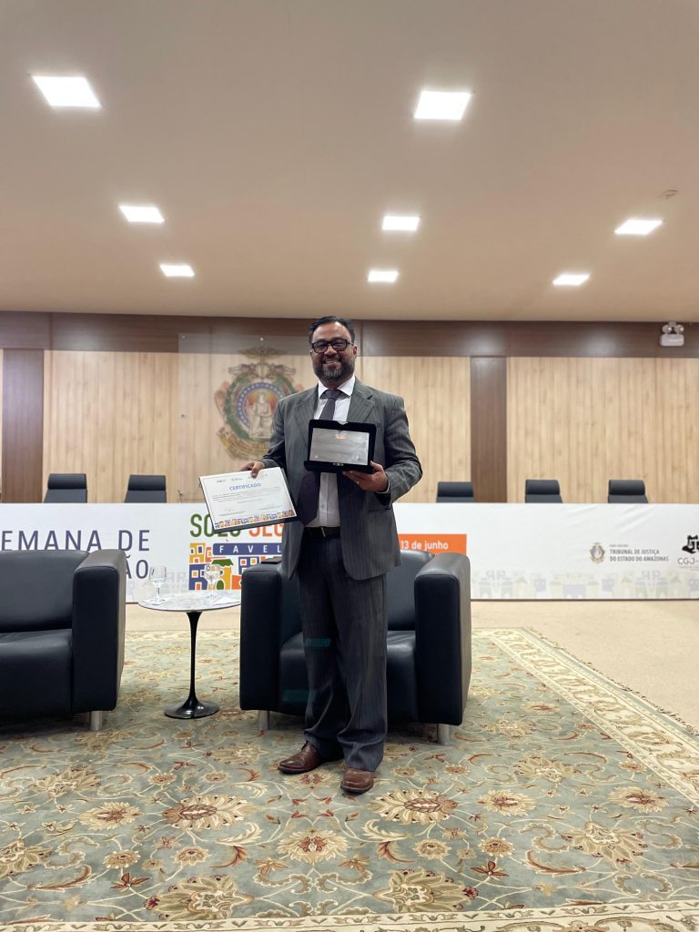 Sect destaca Meio Ambiente e a Legislação Fundiária no Amazonas na Semana do Solo Seguro 3 SECT Palestra Solo Seguro assessor juridico Ricardo Tavares Divulgacao 2 768x1024 1